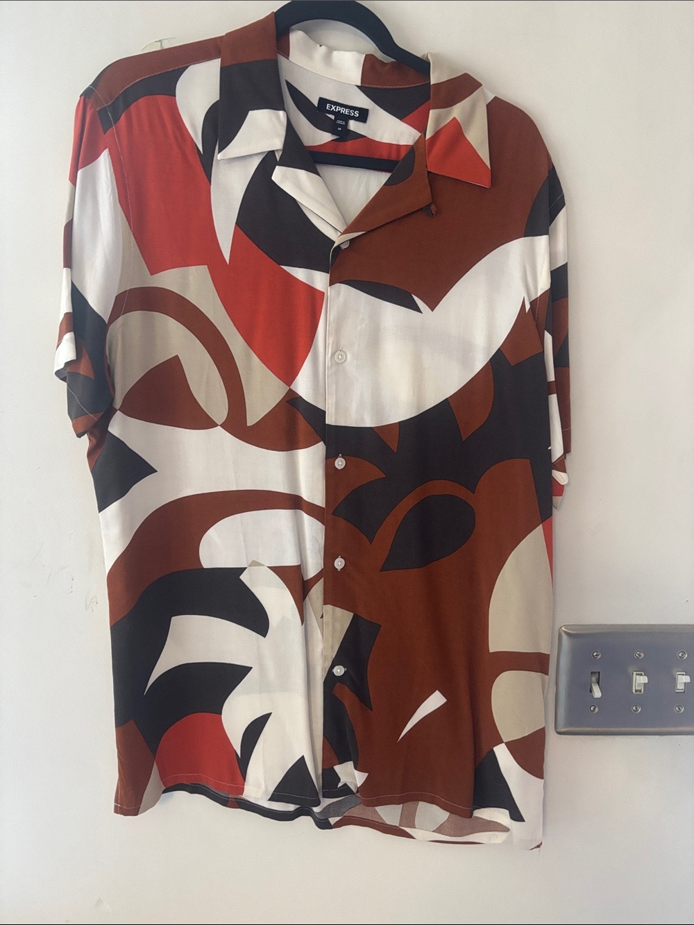 Express Men’s Abstract Panel Button-Up Shirt - Brown/Red/Black/White